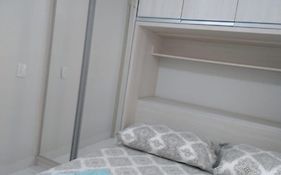 Apto06 completo ótima localização UEM Novo Centro